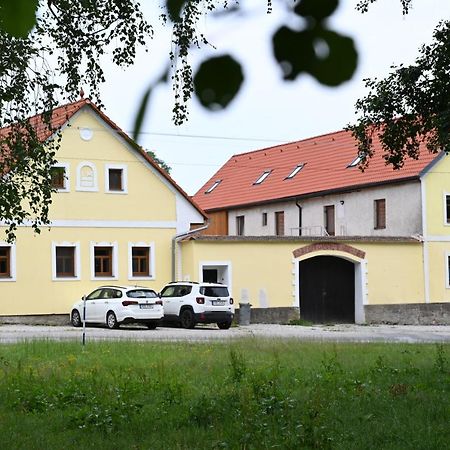 Penzion Mezi Radky Jindřichŭv Hradec Dış mekan fotoğraf