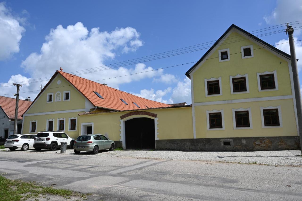Penzion Mezi Radky Jindřichŭv Hradec Dış mekan fotoğraf